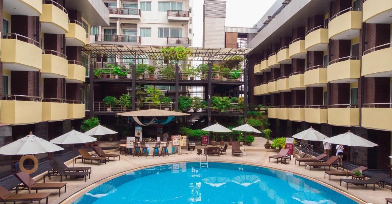 Baron Beach Hotel Pattaya Exterior photo