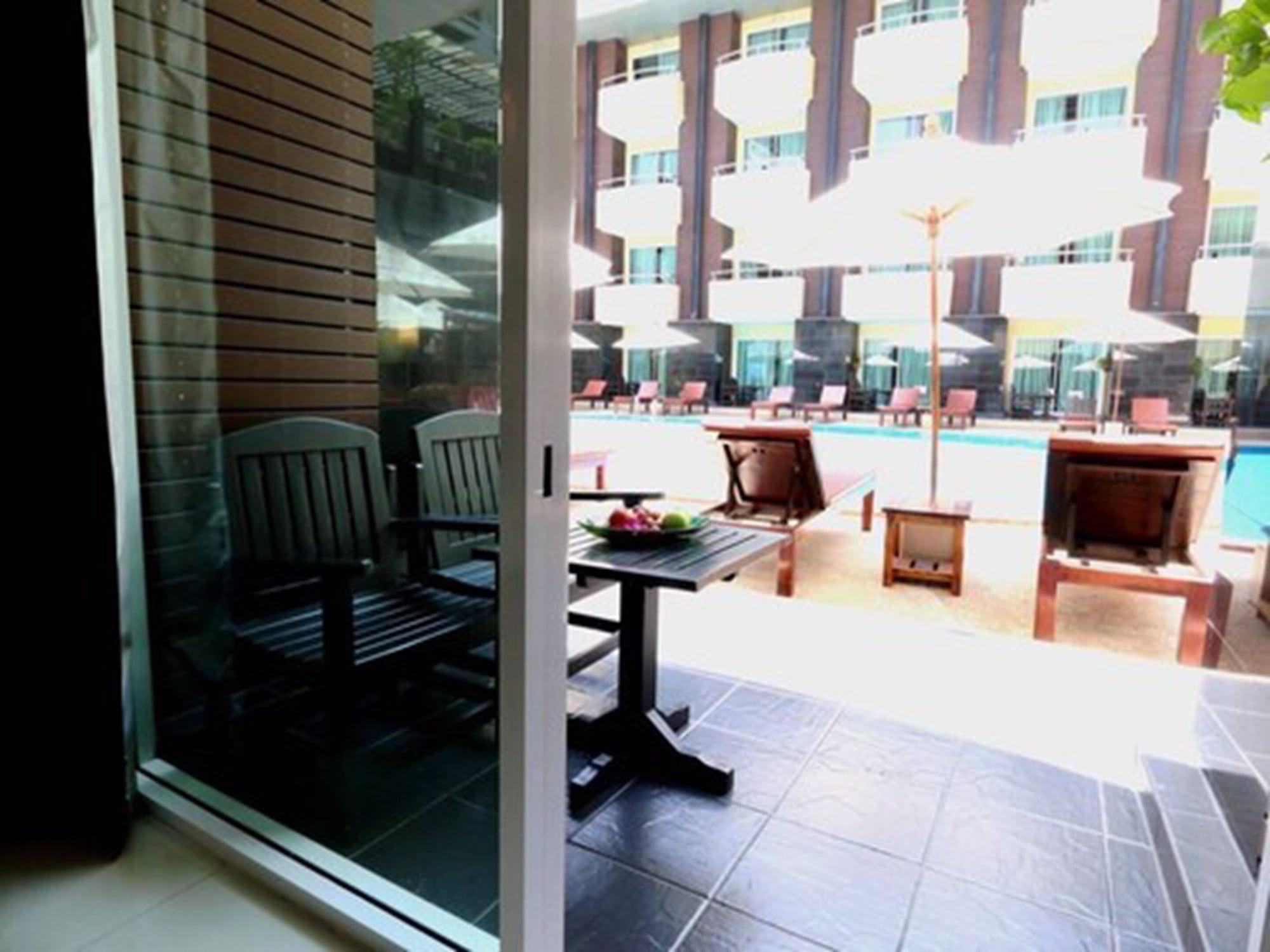 Baron Beach Hotel Pattaya Exterior photo