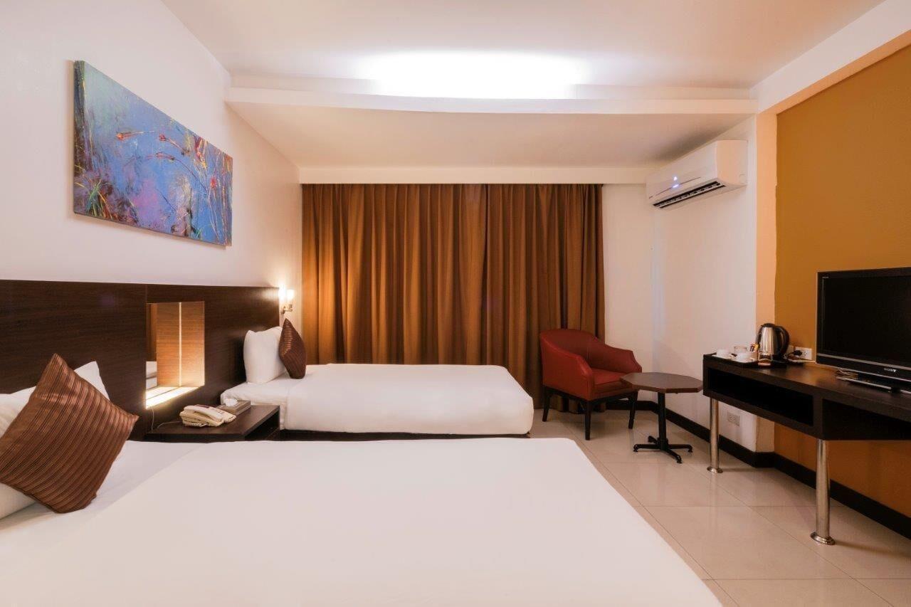 Baron Beach Hotel Pattaya Exterior photo