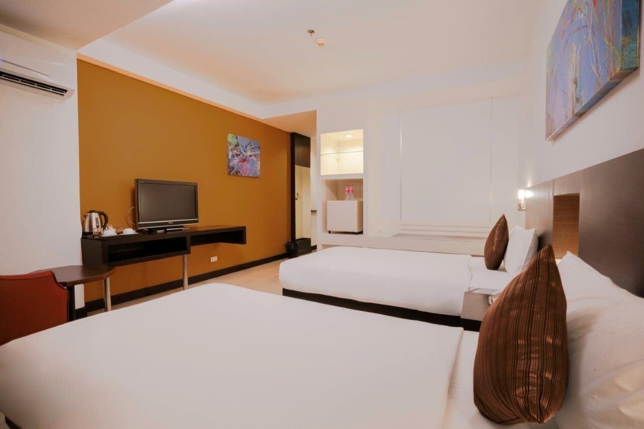 Baron Beach Hotel Pattaya Exterior photo