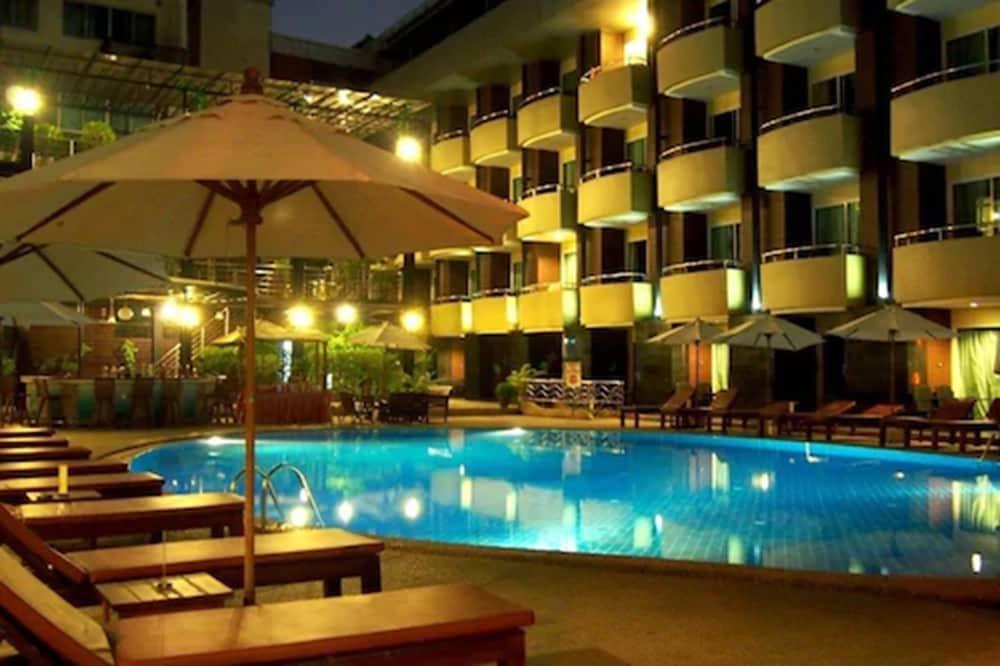 Baron Beach Hotel Pattaya Exterior photo