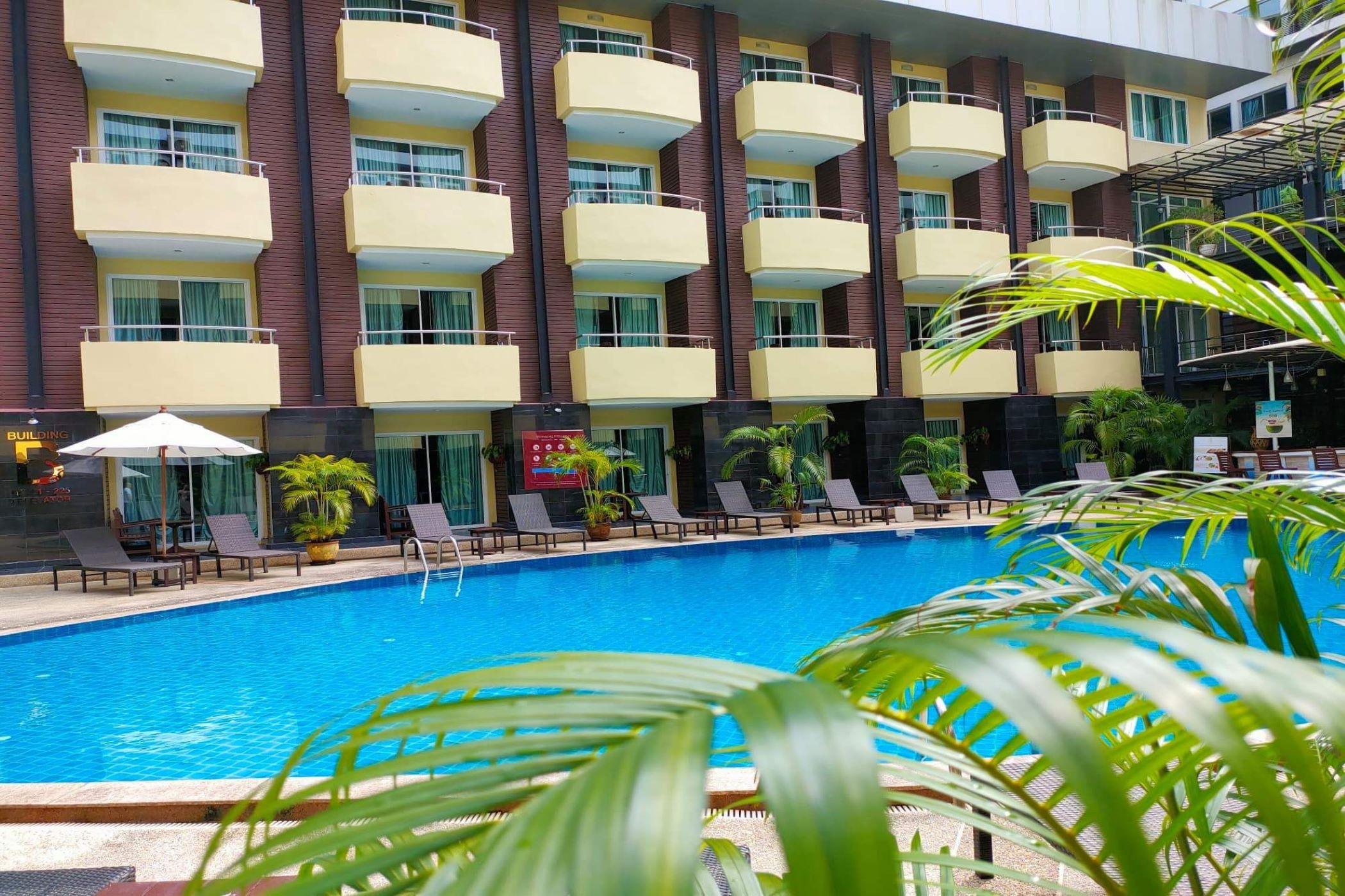 Baron Beach Hotel Pattaya Exterior photo