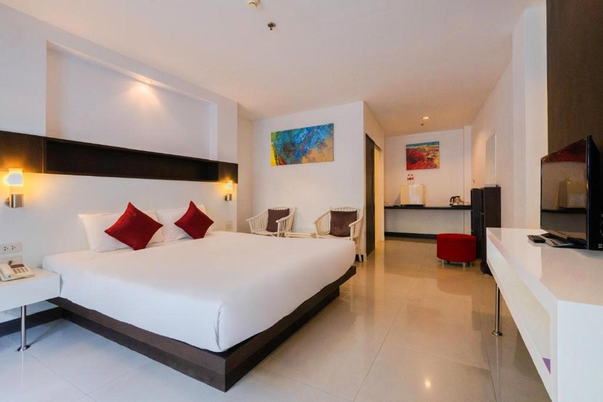 Baron Beach Hotel Pattaya Exterior photo