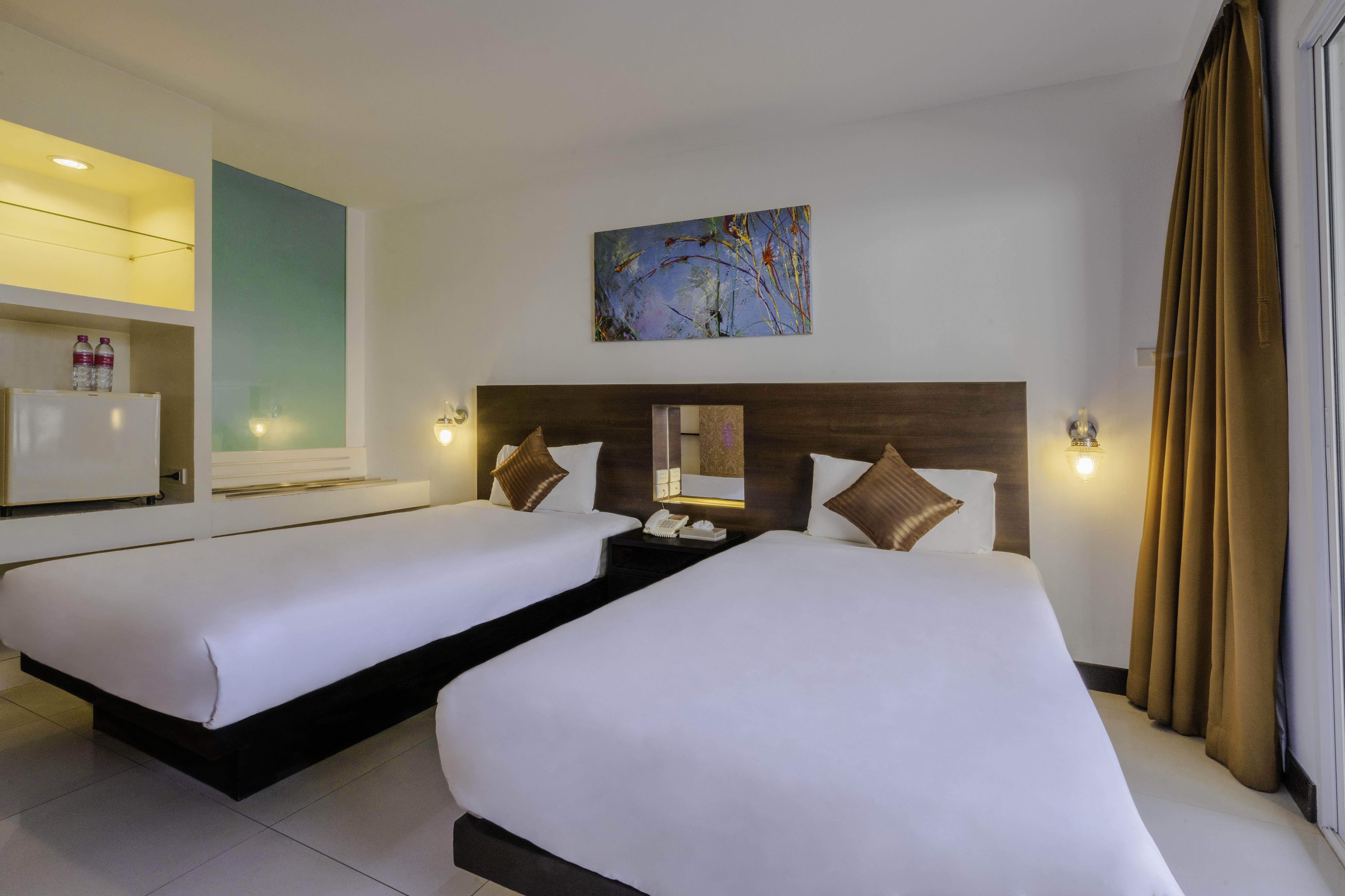 Baron Beach Hotel Pattaya Exterior photo