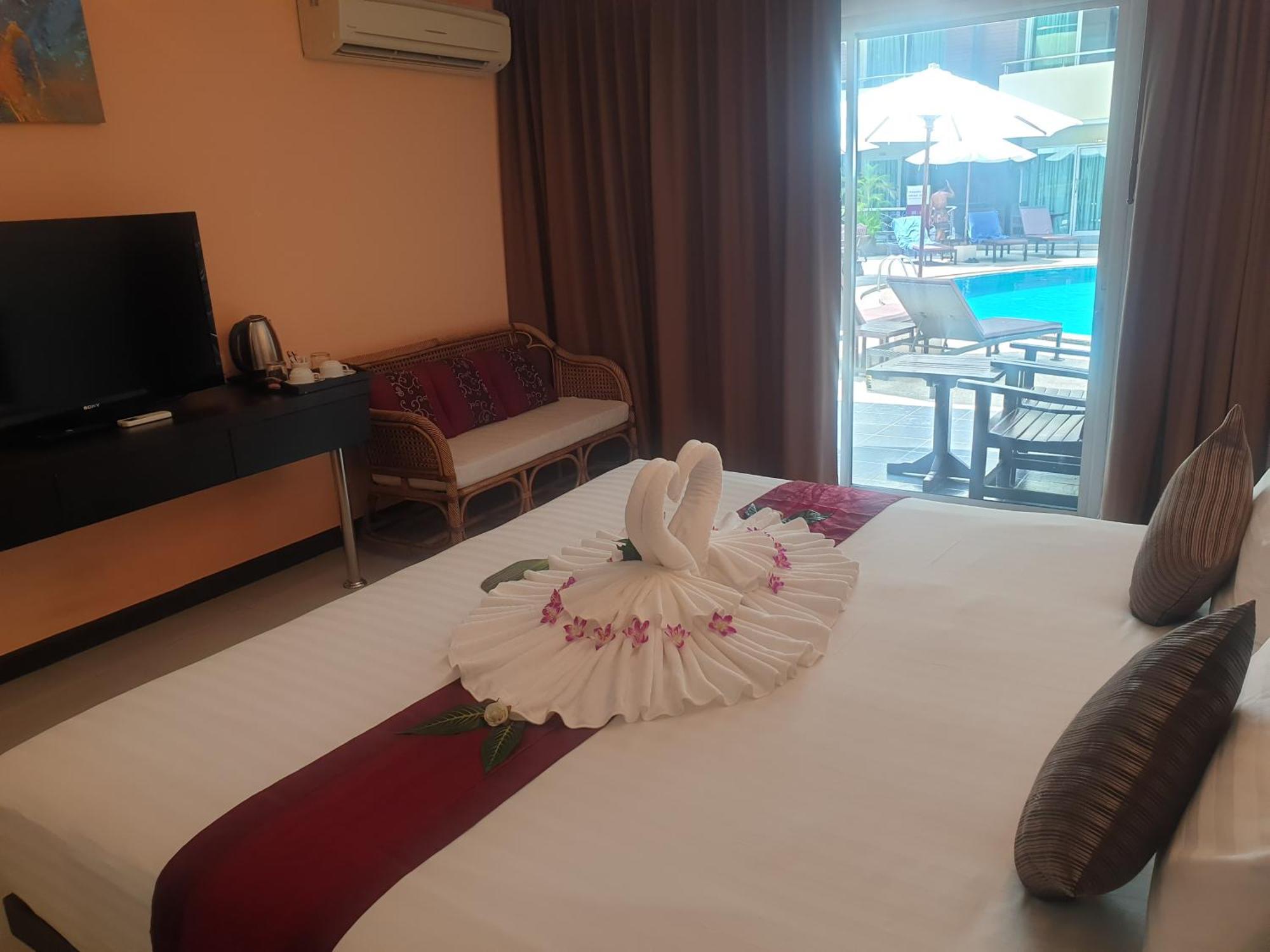 Baron Beach Hotel Pattaya Exterior photo