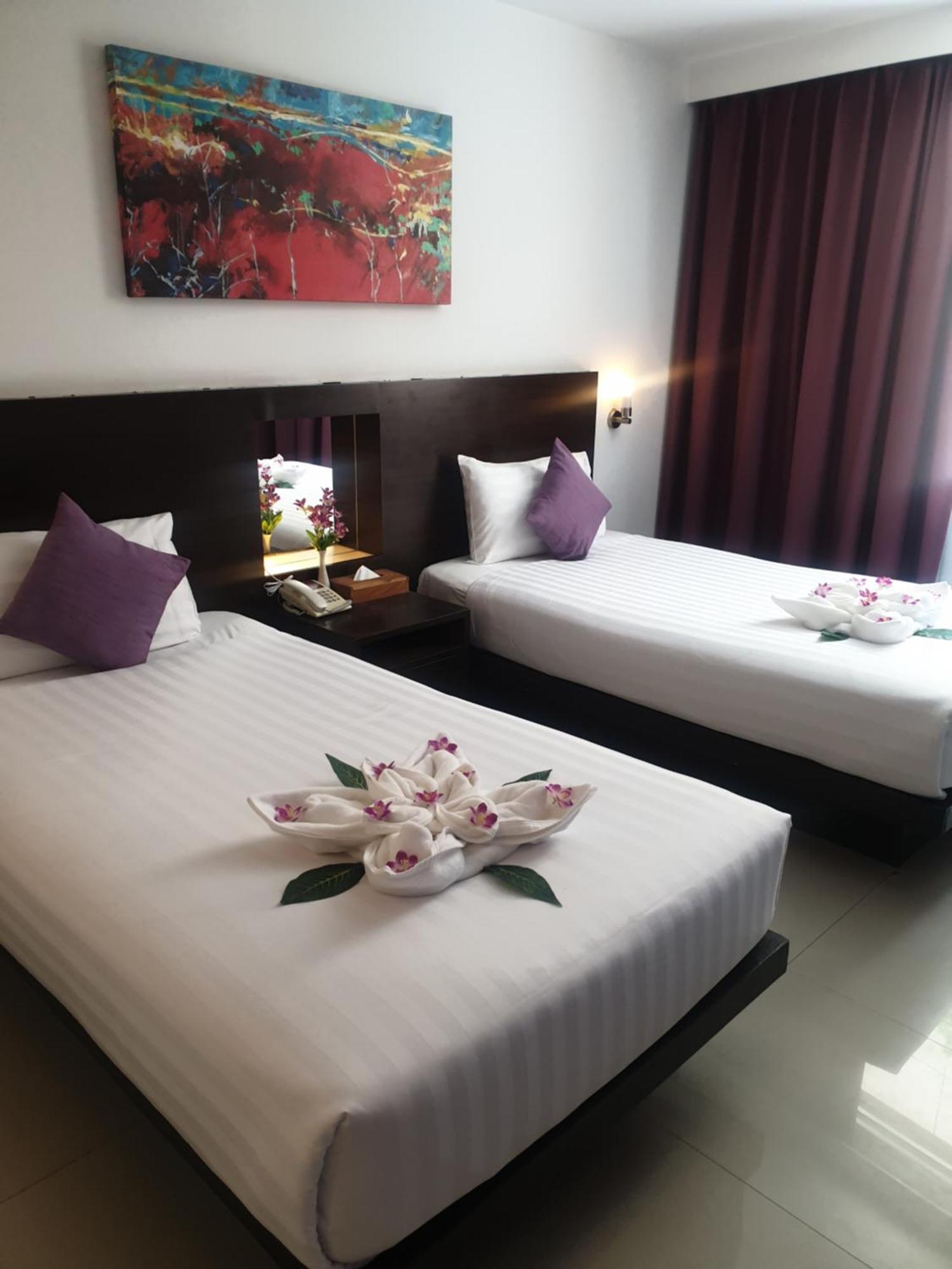 Baron Beach Hotel Pattaya Exterior photo
