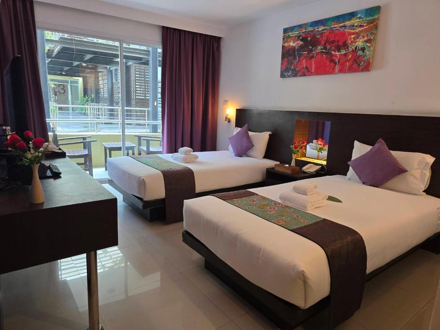 Baron Beach Hotel Pattaya Exterior photo