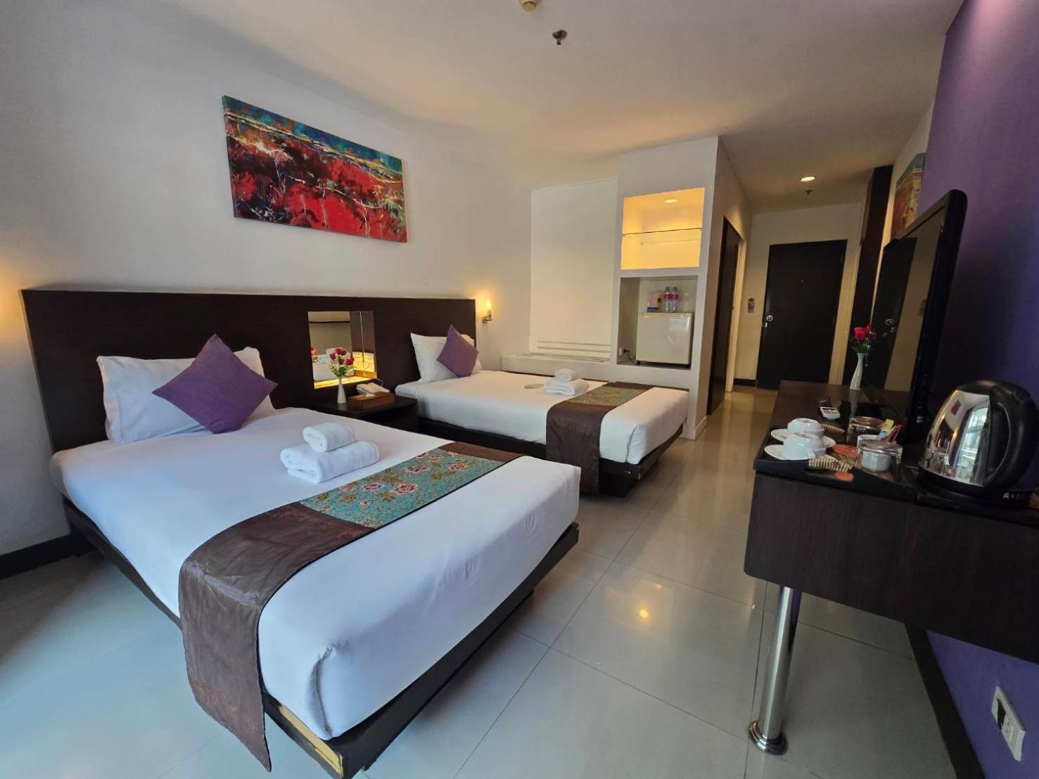 Baron Beach Hotel Pattaya Exterior photo