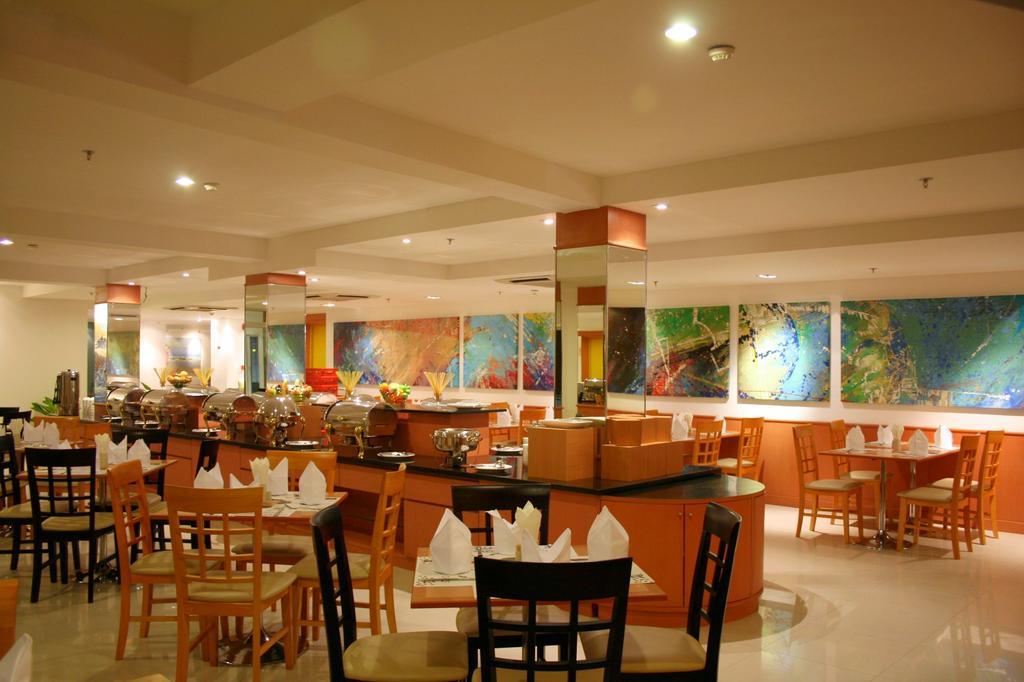 Baron Beach Hotel Pattaya Exterior photo