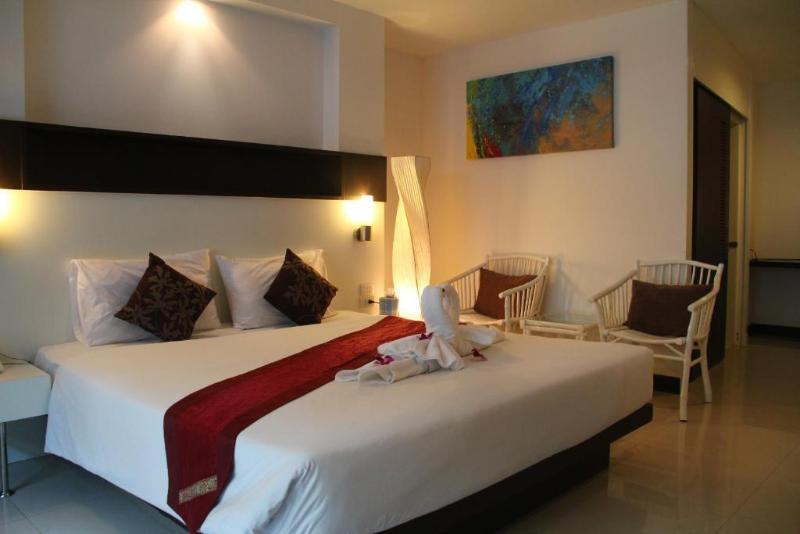 Baron Beach Hotel Pattaya Exterior photo